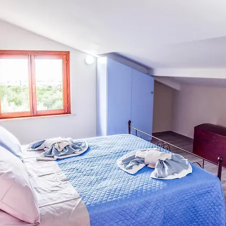 By Casamerina, Large With Pool, Garden Near Trasimeno Vila