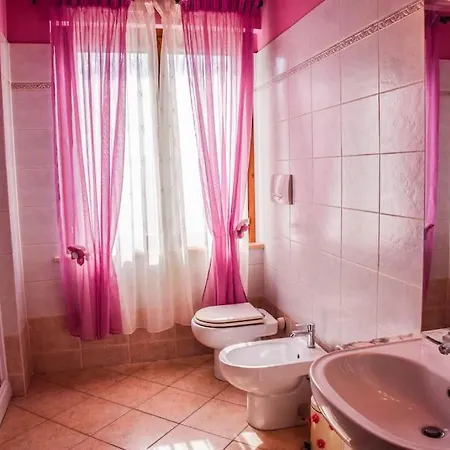 By Casamerina, Large With Pool, Garden Near Trasimeno Vila