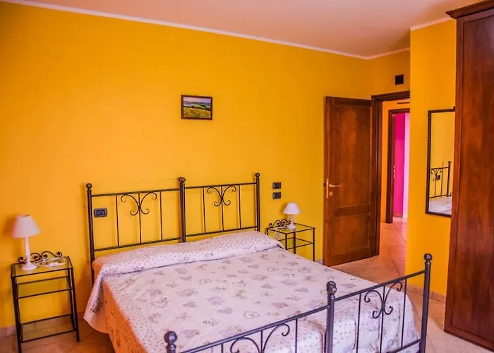 By Casamerina, Large With Pool, Garden Near Trasimeno