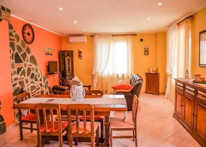 By Casamerina, Large With Pool, Garden Near Trasimeno Villa *