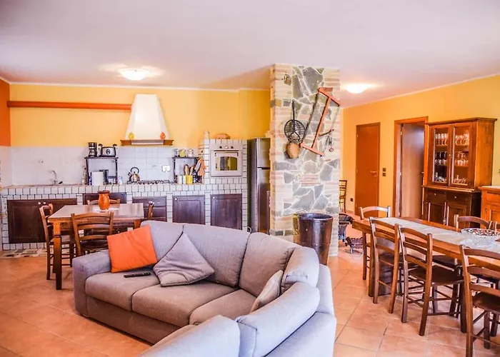 Villa By Casamerina, Large With Pool, Garden Near Trasimeno *